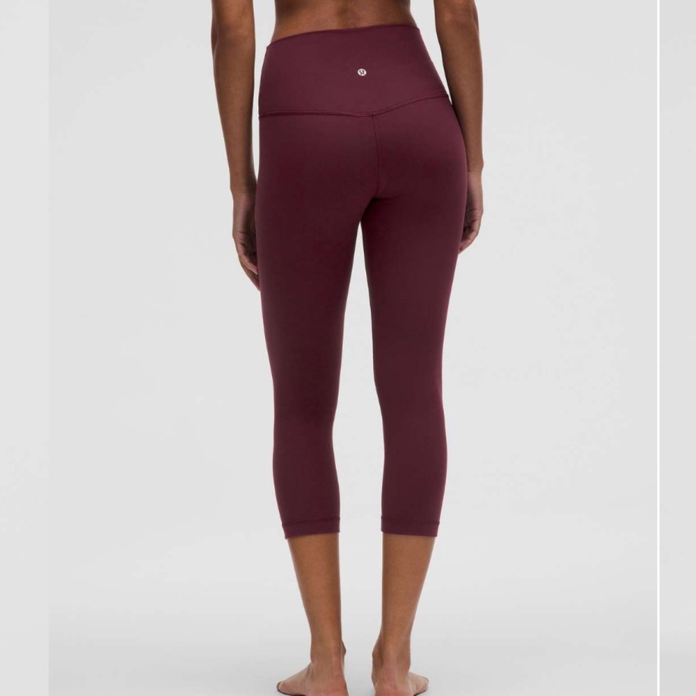 NWOT - Lululemon Align High-Rise Crop 21"
Garnet - Picture 3 of 6